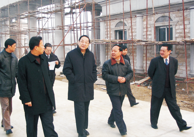 2005年1月14日，中共中央政治局委員、湖北省委書記俞正聲來公司調研