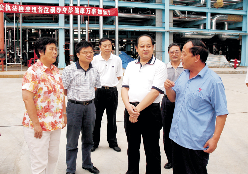 2008年9月10日，湖北省人大常委副主任蔣大國(guó)來公司，對(duì)公司《勞動合同法》實施情況進(jìn)行檢查